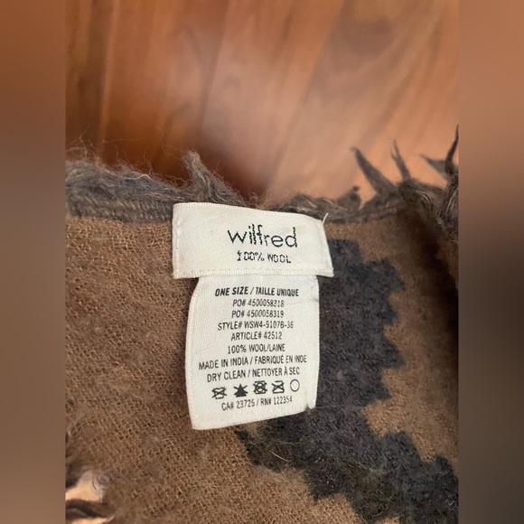 Aritzia Wilfred Wool Blanket Scarf - Dark Brown/ Grey & Camel/Beige - Reversible - Picture 2 of 3